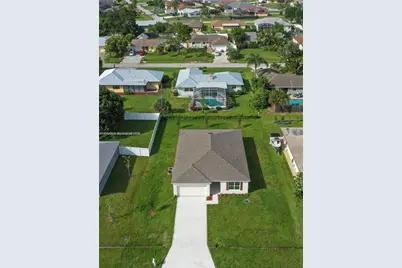 811 SE Seahouse Dr, Port Saint Lucie, FL 34983 - Photo 9