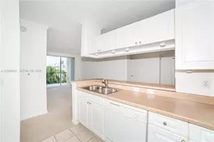 17150 N Bay Rd, Sunny Isles Beach, FL 33160 - Photo 9