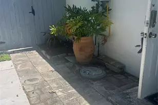 1320 NE 27th Ave, Pompano Beach, FL 33062 - Photo 5