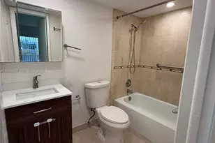 9355 Fontainebleau, Miami, FL 33172 - Photo 5