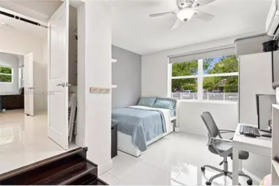 2366 SW 10th St, Miami, FL 33135 - Photo 23