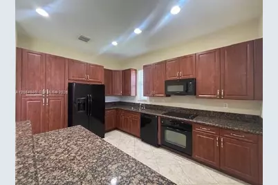 6965 Julia Gardens Dr, Coconut Creek, FL 33073 - Photo 7