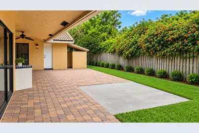8506 NW 21st St, Coral Springs, FL 33071 - Photo 3