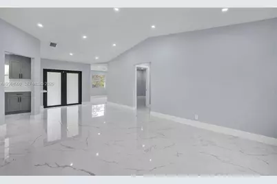 370 NW 14th St, Pompano Beach, FL 33060 - Photo 11
