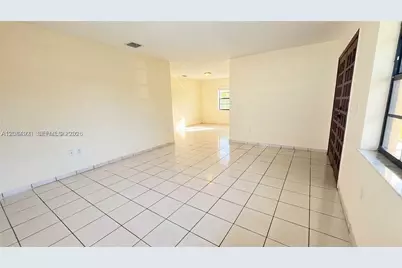 2820 SW 25th St #2820, Miami, FL 33133 - Photo 3