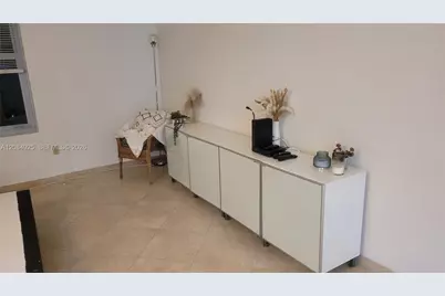 2899 Collins Ave #606, Miami Beach, FL 33140 - Photo 11