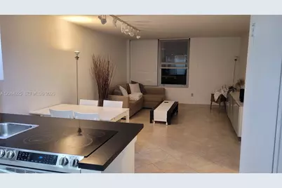 2899 Collins Ave #606, Miami Beach, FL 33140 - Photo 9