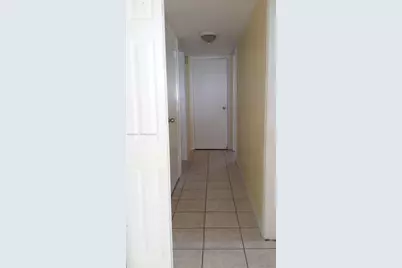 7400 Miami Lakes Dr #D101, Miami Lakes, FL 33014 - Photo 11