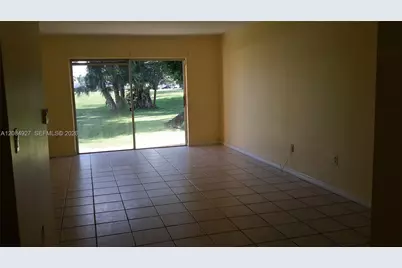 7400 Miami Lakes Dr #D101, Miami Lakes, FL 33014 - Photo 1