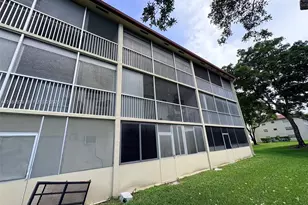 13350 SW 1st St, Pembroke Pines, FL 33027 - Photo 3