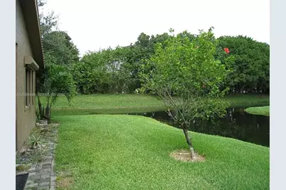 447 Lakeview Dr #1, Weston, FL 33326 - Photo 11