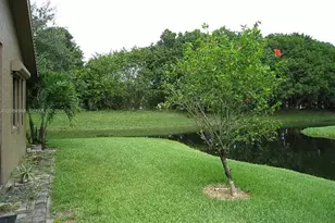 447 Lakeview Dr, Weston, FL 33326 - Photo 11