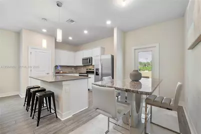 2905 Olivia Ave, Lauderdale Lakes, FL 33311 - Photo 9