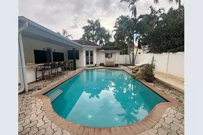 1116 N 13th Ct, Hollywood, FL 33019 - Photo 15