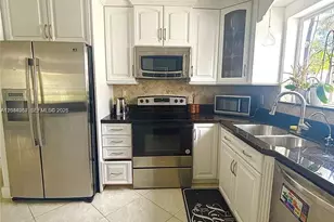 1116 N 13th Ct, Hollywood, FL 33019 - Photo 5