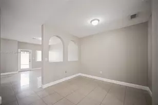 27415 SW 142nd Ave, Homestead, FL 33032 - Photo 9