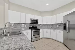 335 Cambridge Dr, Weston, FL 33326 - Photo 13