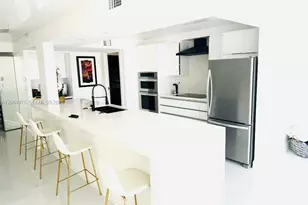 600 Parkview Dr, Hallandale Beach, FL 33009 - Photo 5