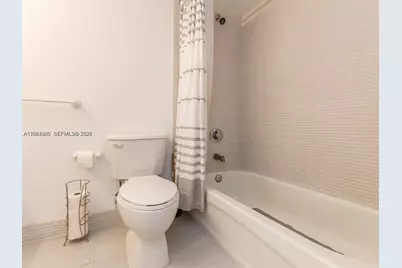 1200 Brickell Bay Dr #3210, Miami, FL 33131 - Photo 19