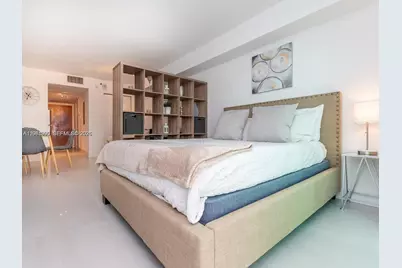 1200 Brickell Bay Dr #3210, Miami, FL 33131 - Photo 17