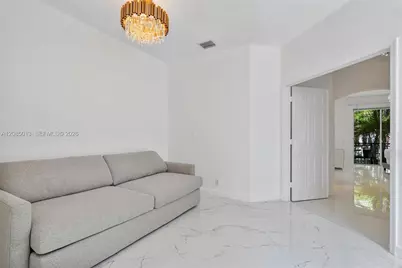 1382 Harbor Vw W #0, Hollywood, FL 33019 - Photo 23