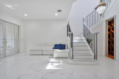 1382 Harbor Vw W #0, Hollywood, FL 33019 - Photo 15