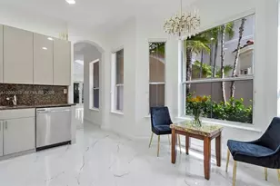 1382 Harbor View W, Hollywood, FL 33019 - Photo 9