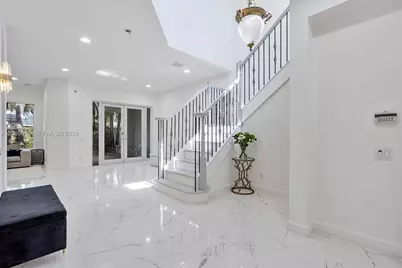 1382 Harbor Vw W #0, Hollywood, FL 33019 - Photo 5