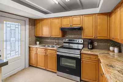 918 NE 4th St, Hallandale Beach, FL 33009 - Photo 27
