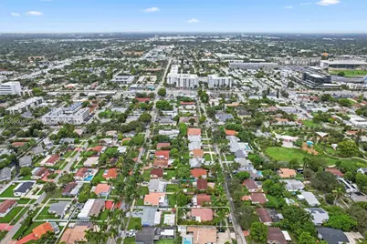 918 NE 4th St, Hallandale Beach, FL 33009 - Photo 35
