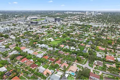 918 NE 4th St, Hallandale Beach, FL 33009 - Photo 33