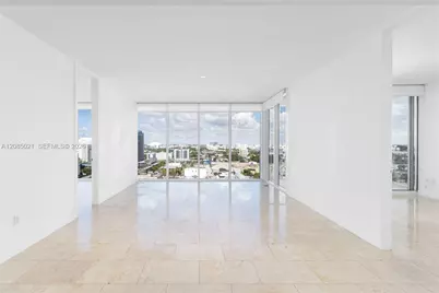 1040 Biscayne Blvd #1806, Miami, FL 33132 - Photo 1