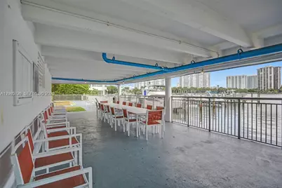 18041 Biscayne Blvd #803, Aventura, FL 33160 - Photo 21