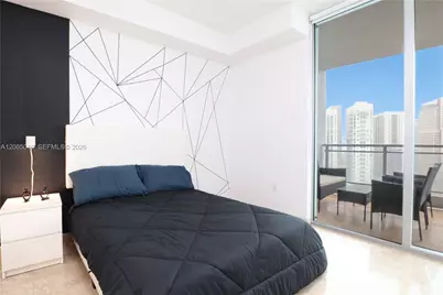 90 SW 3rd St #3002, Miami, FL 33130 - Photo 9