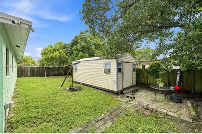 2622 NW 24th Ct, Fort Lauderdale, FL 33311 - Photo 21