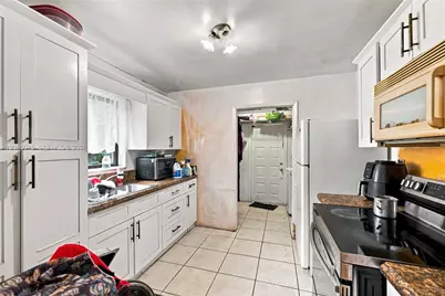 2622 NW 24th Ct, Fort Lauderdale, FL 33311 - Photo 7