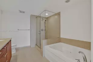 50 Biscayne Blvd, Miami, FL 33132 - Photo 15