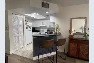2009 SE 10th Ave #303, Fort Lauderdale, FL 33316 - Photo 5