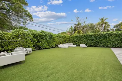 2615 NE 213th St, Miami, FL 33180 - Photo 23
