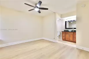 909 Twin Lakes Dr, Coral Springs, FL 33071 - Photo 9
