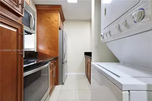 909 Twin Lakes Dr, Coral Springs, FL 33071 - Photo 3
