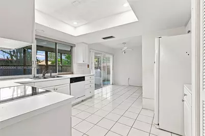 7470 NW 21st Ct, Sunrise, FL 33313 - Photo 9