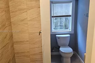 807 SW 4th St, Fort Lauderdale, FL 33312 - Photo 3