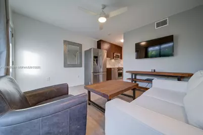 1568 Pennsylvania #325, Miami Beach, FL 33139 - Photo 9
