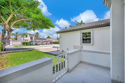 13078 NW 10th St, Miami, FL 33182 - Photo 5