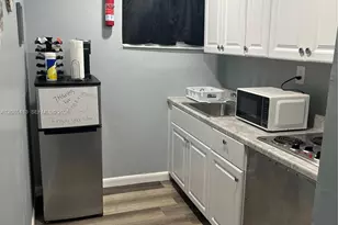 890 NW 65th Ave, Plantation, FL 33317 - Photo 7