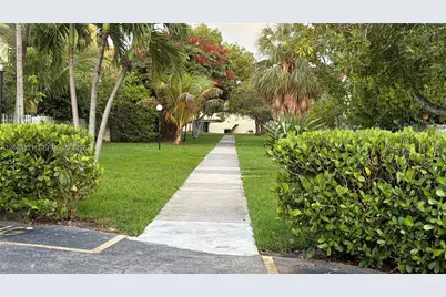 1655 NE 115th St #12B, Miami, FL 33181 - Photo 3