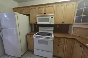 1655 NE 115th St, Miami, FL 33181 - Photo 9