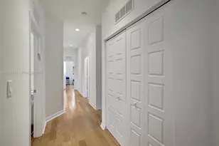 657 NE 191st St, Miami, FL 33179 - Photo 21