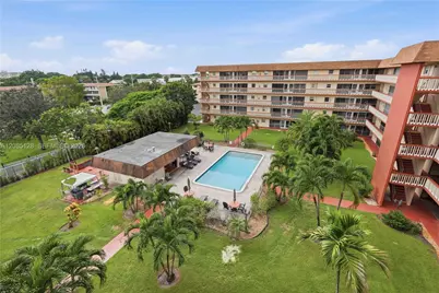 5300 Washington St #W513, Hollywood, FL 33021 - Photo 3